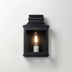 Savannah VX Small Outdoor Sconce