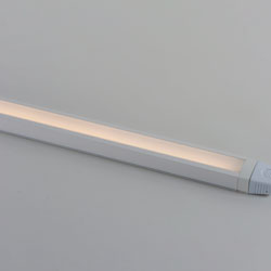 CounterMax 120V Slim 18 LED UC White Tunable